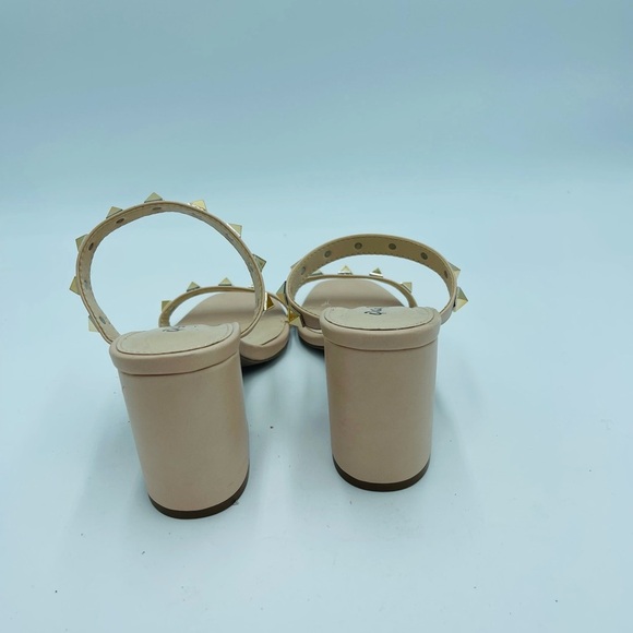 Qupid Nude Single Stud Double Strap Boxy Heels - Picture 7 of 8